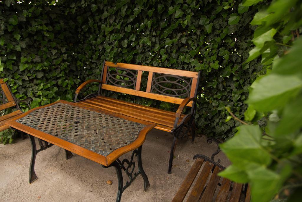 Yuzhniy Dvorik Aparthotel Odessa Ngoại thất bức ảnh