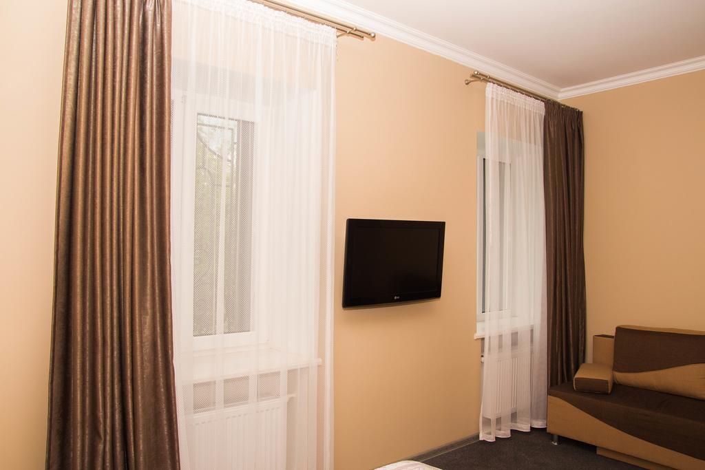Yuzhniy Dvorik Aparthotel Odessa Ngoại thất bức ảnh