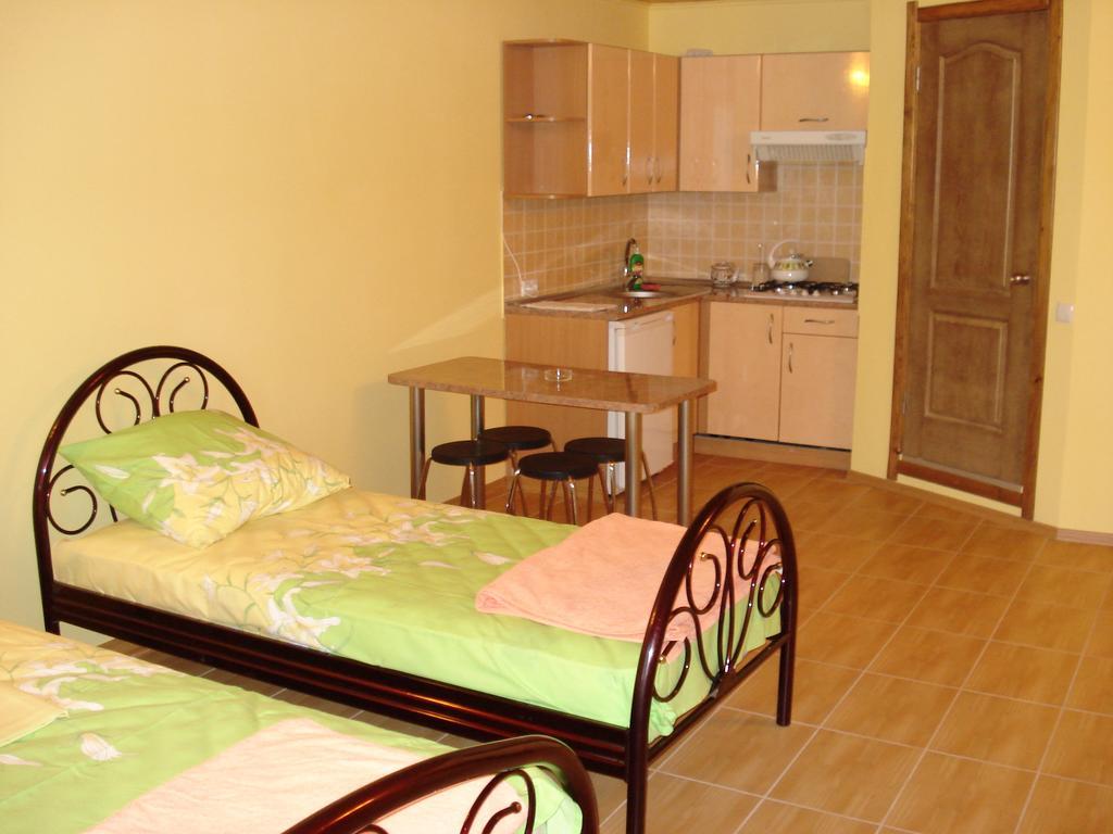 Yuzhniy Dvorik Aparthotel Odessa Ngoại thất bức ảnh